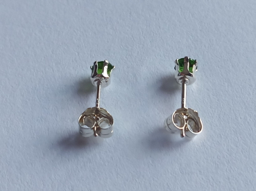 silver earrings with chrome diopside-colour is green-----