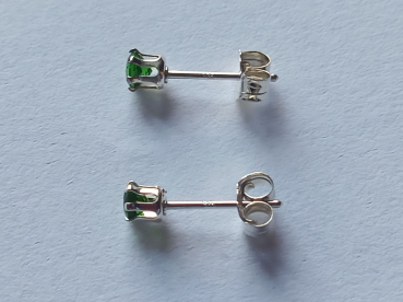 silver earrings with chrome diopside-colour is green----