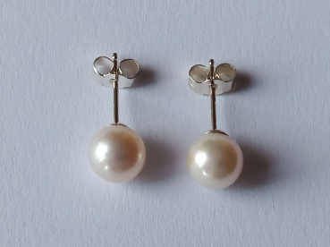 earrings-pearl-silver