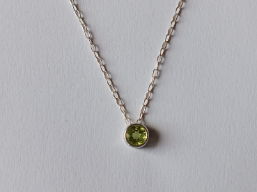 silver chain with green peridot pendant-anchor chain 45 cm---