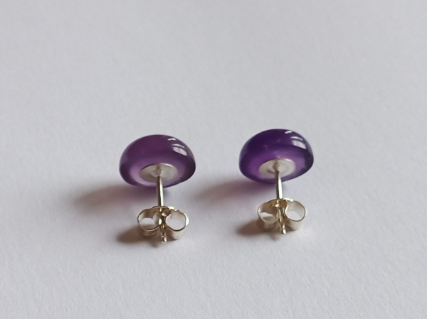 silver earrings with amethyst cabochons-10 mm----