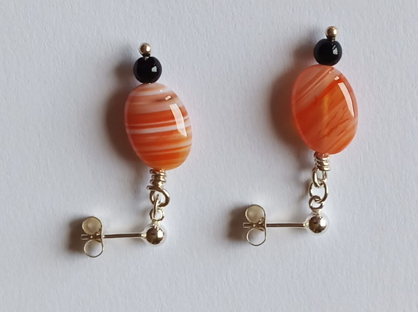 silver earrings-ear studs with agate and onyx beads-red-black colour----