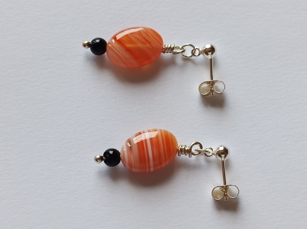 silver earrings-ear studs with agate and onyx beads-red-black colour--