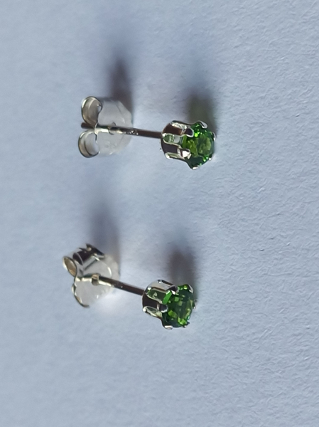 silver earrings with chrome diopside-colour is green--
