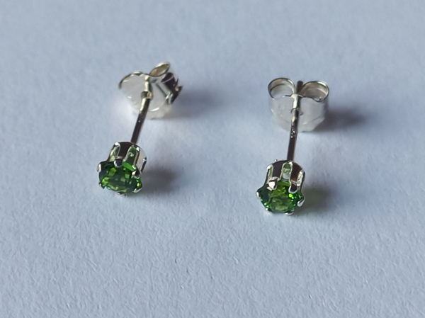 silver earrings with chrome diopside-colour is green
