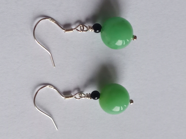 silver earrings-ear wires with chrysoprase and onyx beads-the colour is green and black--
