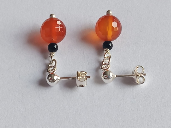 silver earrings-ear-studs with carnelian and onyx beads-red-black---