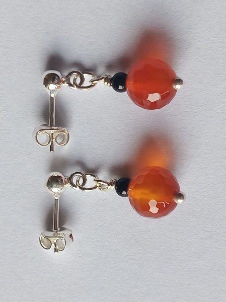 silver earrings-ear-studs with carnelian and onyx beads-red-black--
