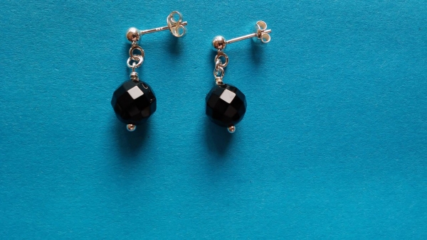 silver earrings-ear studs with black and faceted agate beads