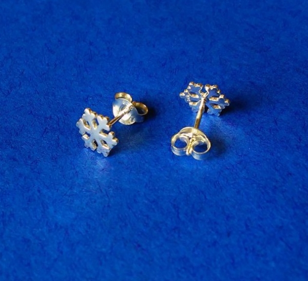 silver earrings-ear studs with snowflake