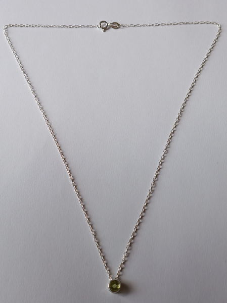 silver chain with green peridot pendant-anchor chain 45 cm----