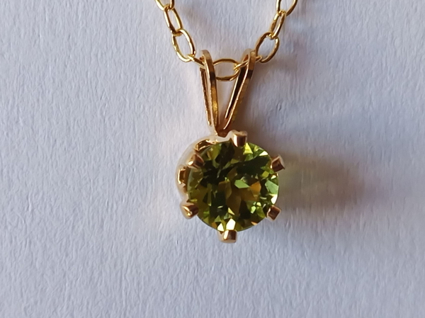 gold plated silver chain with green peridot pendant-anchor chain 45 cm---